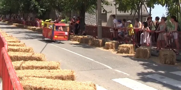 VÍDEO: 11 vehicles participen a l'11a baixada d'andròmines