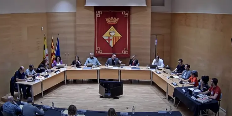 Caldes elimina el límit d’edat per a les persones amb discapacitat que vulguin reservar espais d’aparcament