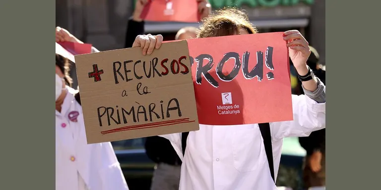 Metges de Catalunya ajorna la vaga de facultatius a l’atenció primària de l’ICS davant l’empitjorament de la pandèmia de la COVID-19