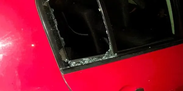 Detingudes dues persones per robatori amb força a l’interior d’un vehicle al polígon Roques Planes de Torredembarra