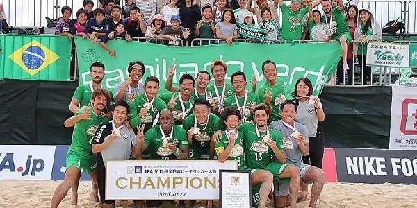Llorenç Gómez es proclama campió de la Lliga Japonesa de Futbol Platja amb el Tokio Verdy