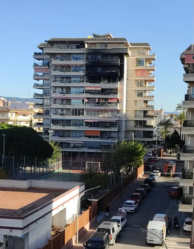 Dues víctimes en l’incendi originat aquest matí en un pis de Vilassar de Mar