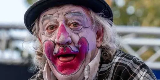 El circ, la Nit de l'Esport i els assajos castellers marquen el cinquè dia d'actes previs de Sant Joan