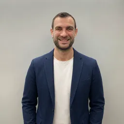 Arnau Herrera, analista