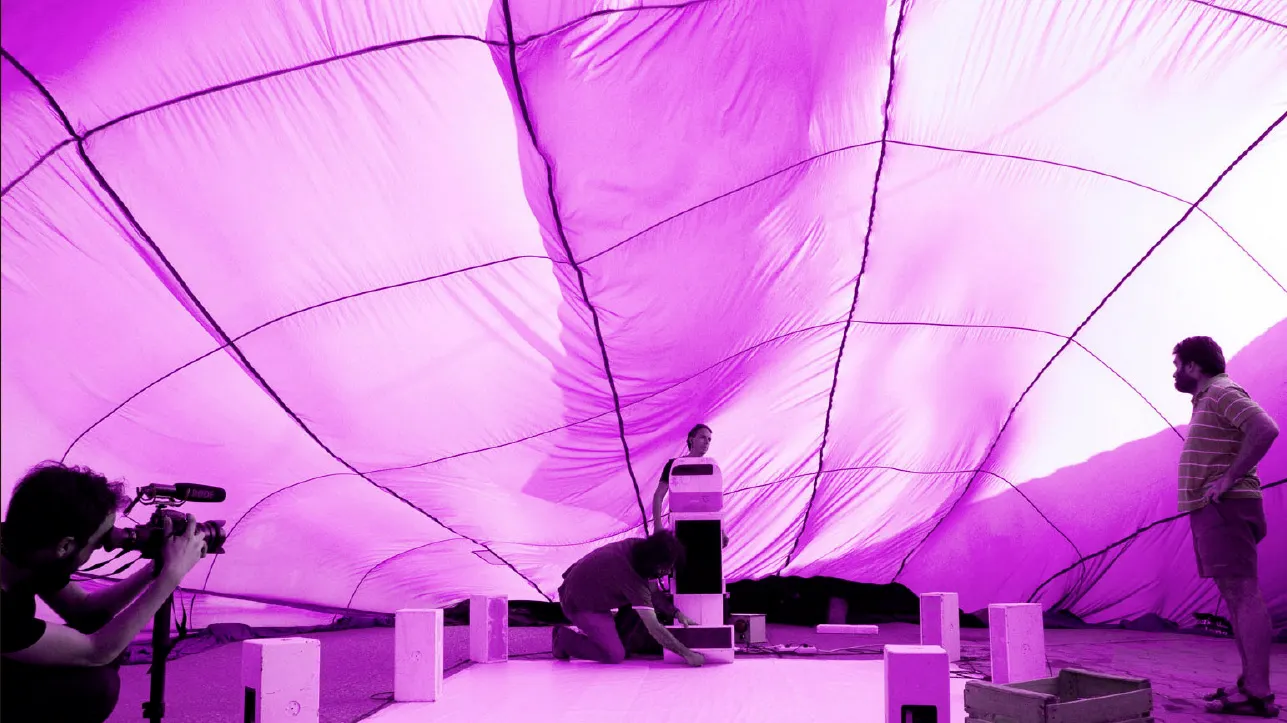 Una instal·lació i una performance poètica a Solsona donen el tret de sortida al setè Festival Espurnes Barroques