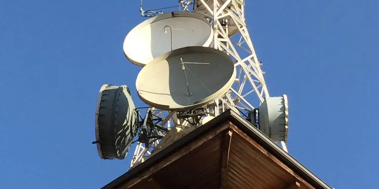 Aprovada una proposta per garantir la cobertura de telefonia mòbil al Pirineu
