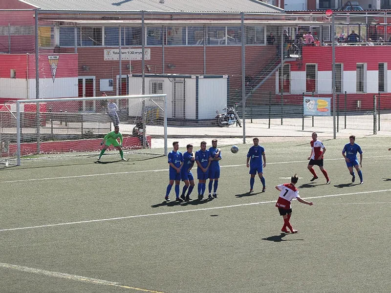El lliure directe d'Edgar s'ha estavellat al travesser