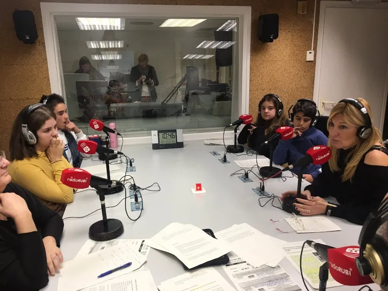 Ràdio Rubí acull la lectura del manifest del Dia dels Drets dels Infants