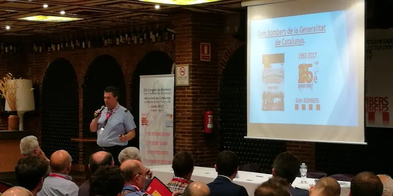 Els Bombers Voluntaris de Catalunya reclamen que es reconegui el model mixt