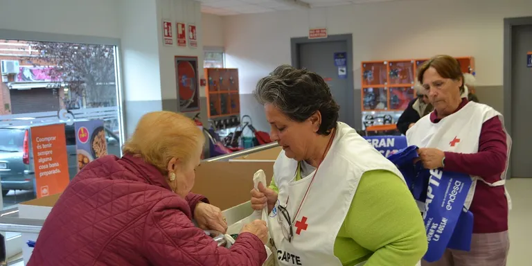 El Gran Recapte aconsegueix recollir 13.000 quilos d'aliments a Pineda