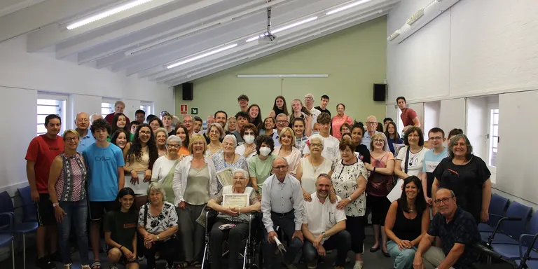 Trobada de final de curs dels participants en el projecte intergeneracional 'Ens escrivim'