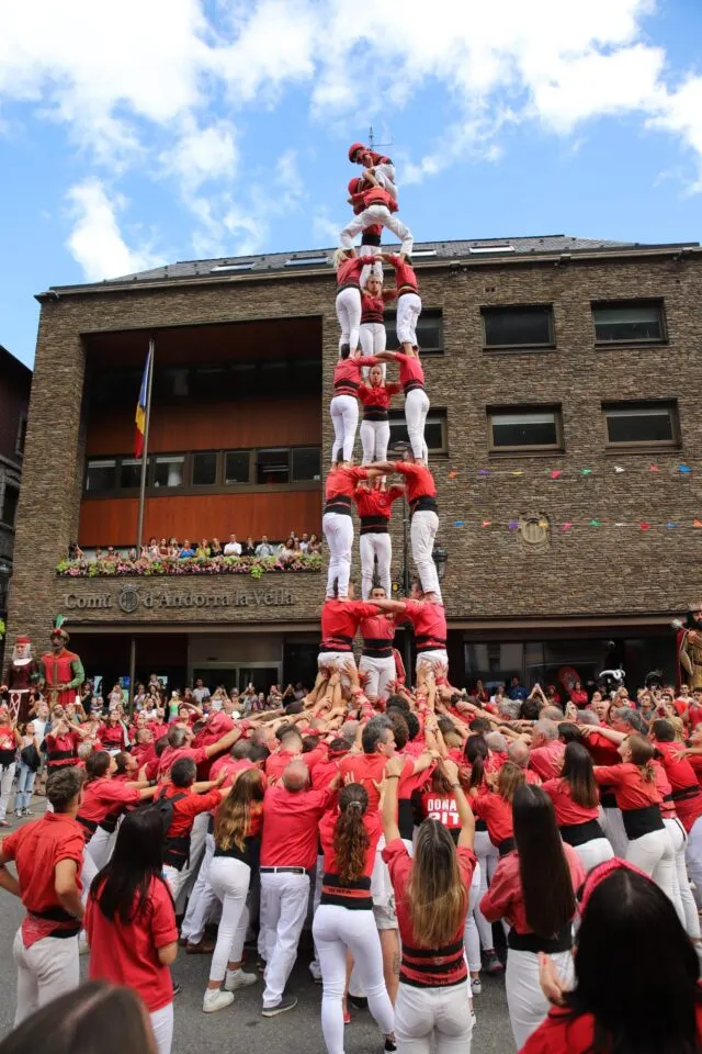 La Colla Joves roda la gamma bàsica de 8 a Andorra