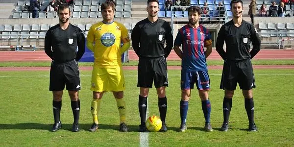 El Catllar es juga la vida a casa davant l’Alcarràs