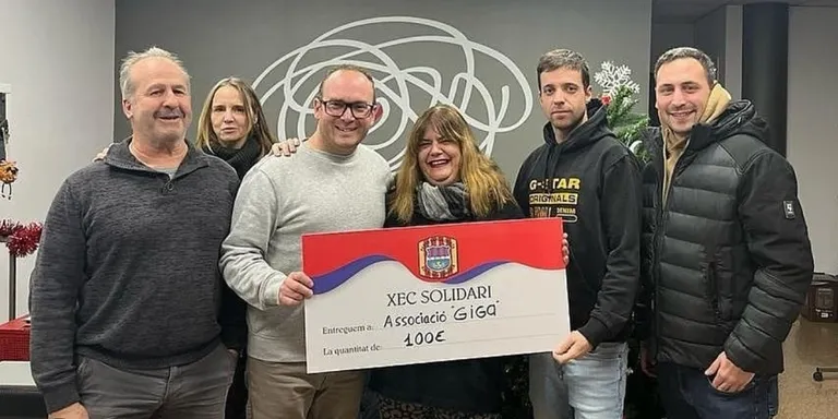 La Penya Barcelonista de Solsona i Comarca fa un donatiu solidari a GIGA