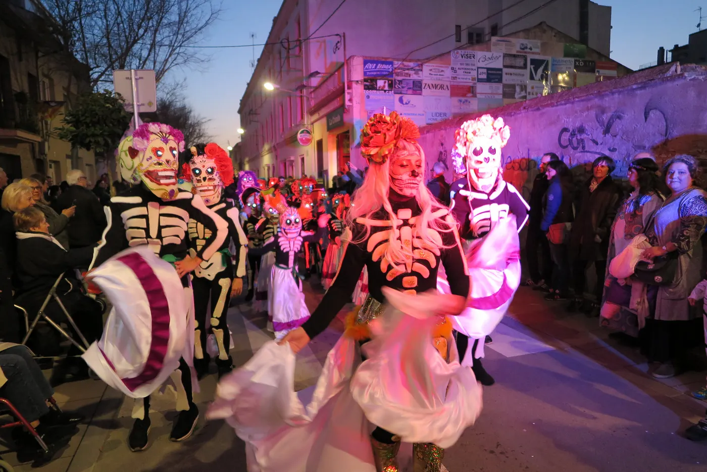 Un total de 13 comparses desfilaran en la gran rua de Carnaval