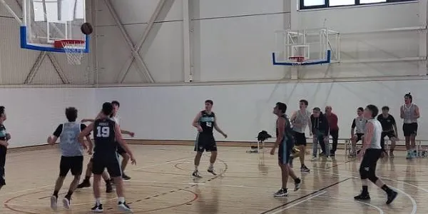 El Junior masculí del CB Altafulla – BBG assalta la pista del CB Amposta en el primer partit de l’any (59-70)