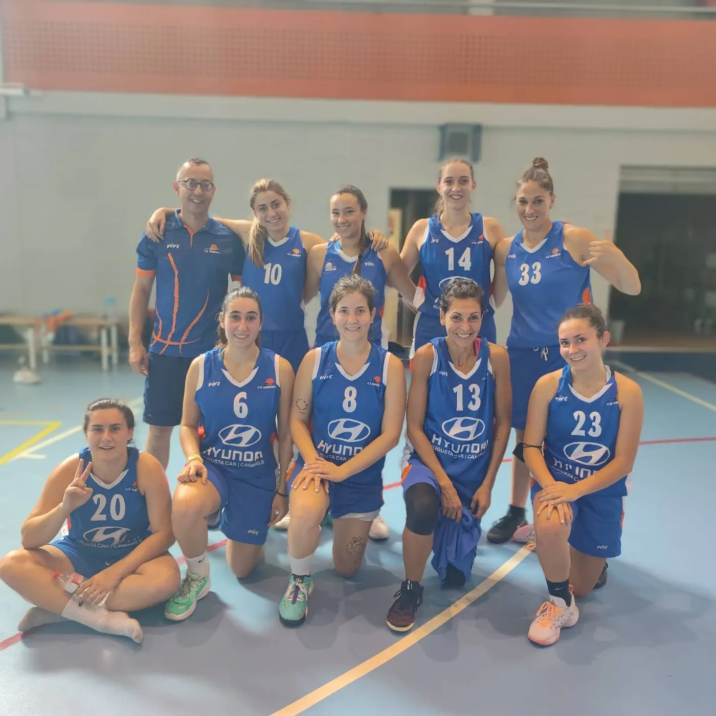 El CB Cambrils femení debuta a la lliga amb bon peu