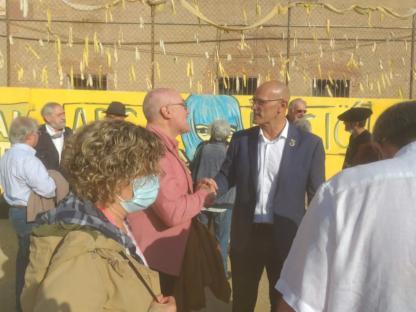 L'exconseller d'Exteriors empresonat pel procés Raül Romeva es retroba amb el seu grup de suport a Caldes