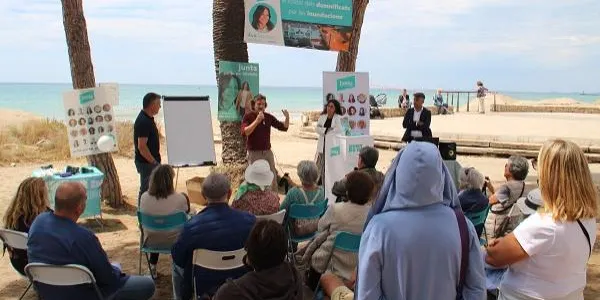 Junts per Altafulla proposa un escull submarí per reduir la força de les onades que arriben a la platja