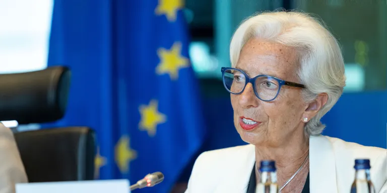 El BCE manté l'estratègia i apuja mig punt el tipus d'interès, fins al 3,5%, malgrat la crisi de Silicon Valley Bank