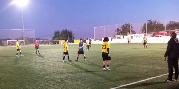 Mario Leon decideix el derbi entre el CE Altafulla i el CF La Riera (0-1)