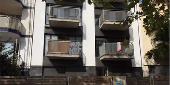 L’edifici del passeig número 6 Xifré segueix ocupat en 4 dels seus habitatges