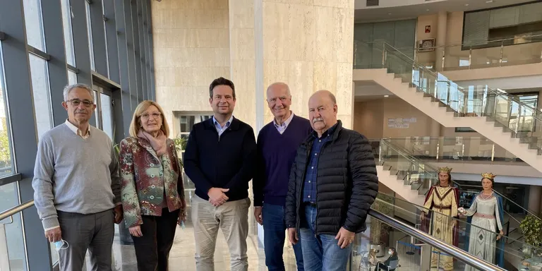 L’alcalde de Cambrils manté una reunió amb representants del grup “Collita del 52”