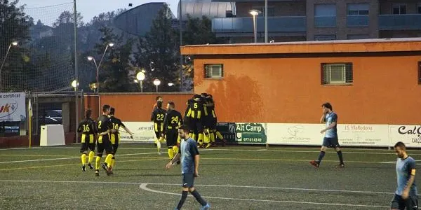 El CE Altafulla suma un punt davant l’Atlètic Valls amb una actuació que ratifica la seva candidatura (2-2)