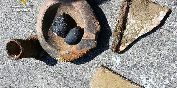 La Guàrdia Civil recupera peces arqueològiques de 1.800 anys d’antiguitat al fons marí de Creixell