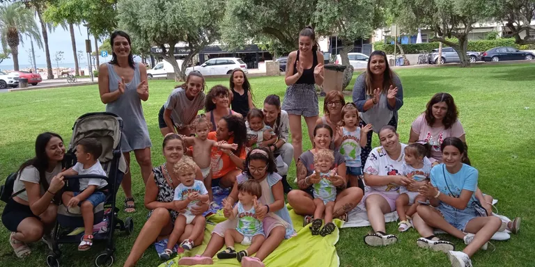 L’espai familiar Saltirons de Cambrils tanca l’estiu amb una festa final a la platja de la Llosa