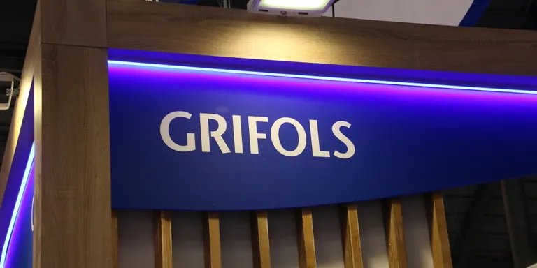 Grífols es desploma a la borsa per un informe que l’acusa de manipular els comptes