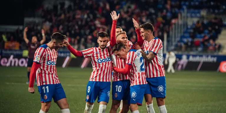 El Girona supera l’Osca (0-1) en un partit rocós
