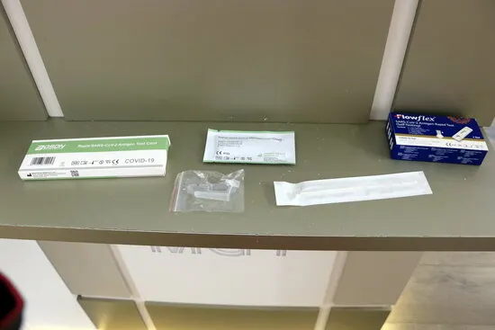 Les farmàcies,sense test d'antígens, a l'espera que es puguin vendre els d'ús professional