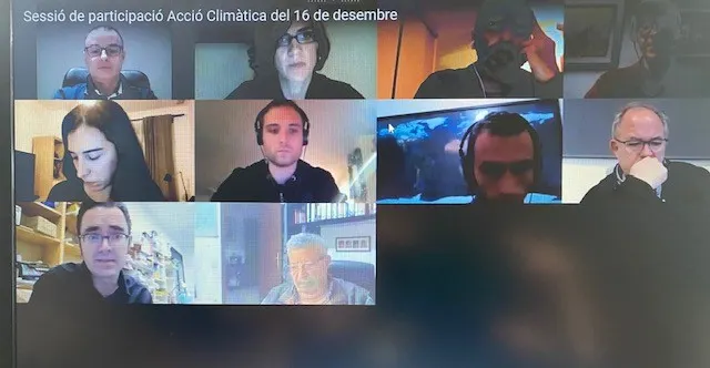 L’equip redactor del Pla d’Acció Climàtica local prepara la sessió de retorn