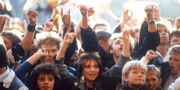 Representants del Consolat d’Estònia a Barcelona participaran en la projecció de la pel·lícula ‘La revolució cantada’