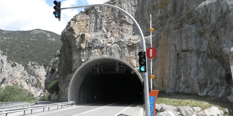 El DPTOP finalitza les obres de millora del túnel de Montan de Tost