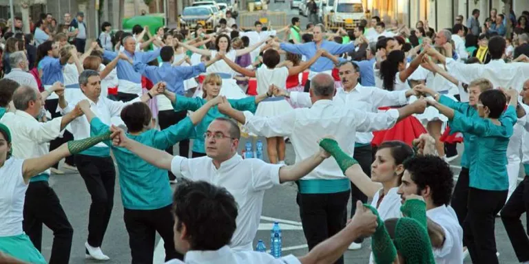 Quinze colles, al concurs sardanista d'Agramunt