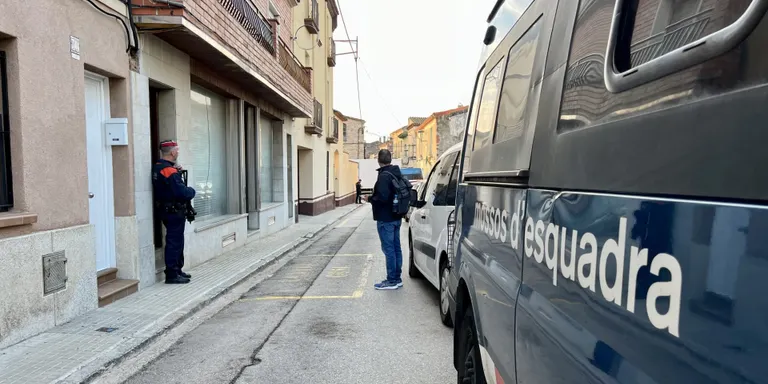 Almenys quatre detinguts en un dispositiu contra una organització neonazi anomenada Combat 18
