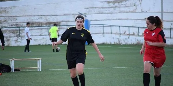 El Sènior Femení compleix els pronòstics i goleja el Cunit per 6 a 2