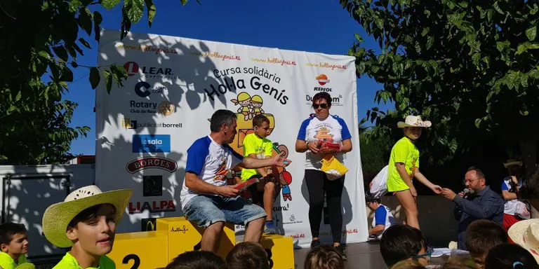 Hol·la Genís organitza el primer torneig de pàdel solidari