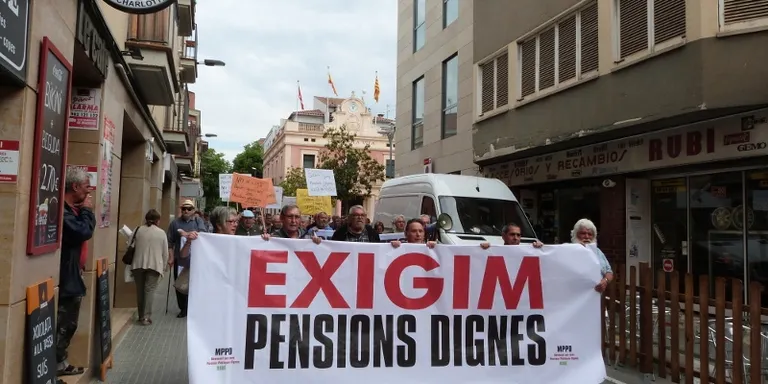 Els pensionistes rubinencs se segueixen manifestant