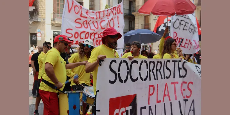 Els socorristes de Barcelona desconvoquen la vaga després d'arribar a un acord amb l'ajuntament