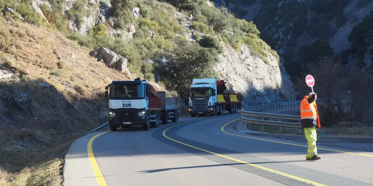 Tall puntual de carretera anunciat a la C-14 per la construcció del túnel de Tresponts