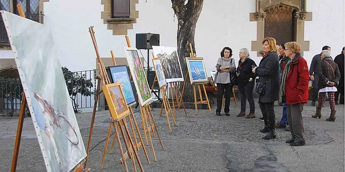 Arenys de Mar recapta uns 1.600 euros en la subhasta de quadres per recaptar fons per la Marató de TV3