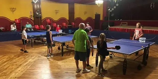 Avui acaba l'Escoleta d'Estiu de Tennis Taula, a l'Ateneu arenyenc