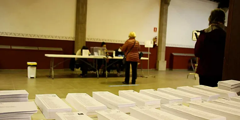 12.213 arenyencs, cridats a votar a les eleccions al Parlament