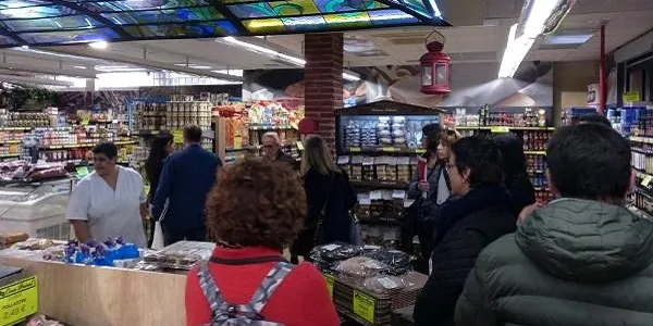 La regidoria de Comerç d’Altafulla estudiarà la possibilitat de traslladar als establiments la formació del programa ‘Retail Trends’