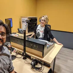 Entrevista local a Angel Cruz, artesà digital - episode art