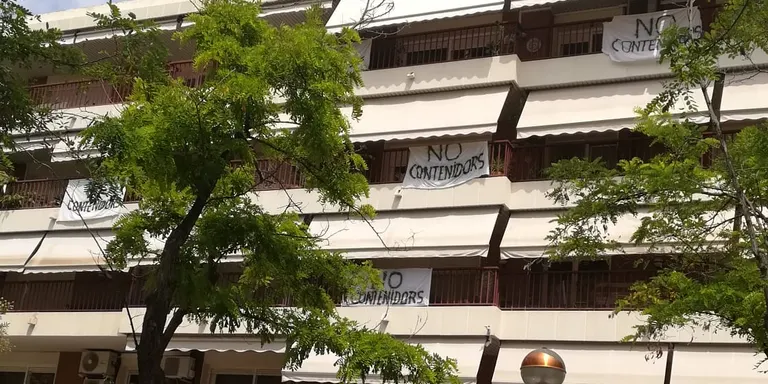 Els veïns del carrer Hug de Montcada demanen a l’Ajuntament que no es col·loquin contenidors en aquest punt