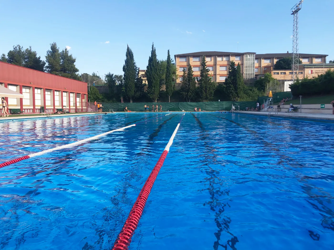 L'Hora de Resistència de Natació i el Mulla't per l'Esclerosi Múltiple arriben aquest cap de setmana a les piscines municipals